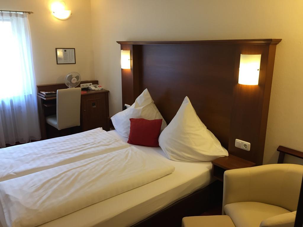 Klassik Hotel Am Tor Weiden in der Oberpfalz Habitación foto